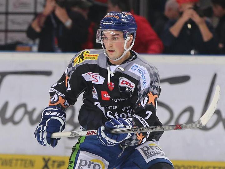 Colton Jobke von den Straubing Tigers in Aktion. Foto: Daniel Karmann/Archiv