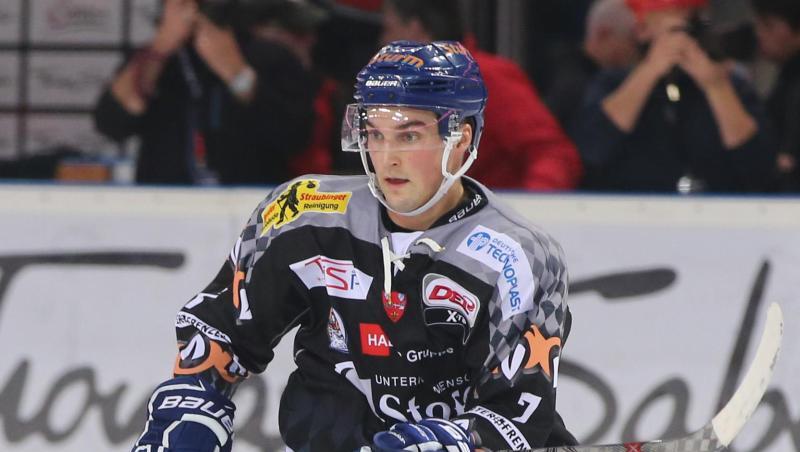 Colton Jobke von den Straubing Tigers in Aktion. Foto: Daniel Karmann/Archiv Colton Jobke von den Straubing Tigers in Aktion. Foto: Daniel Karmann/Archiv
