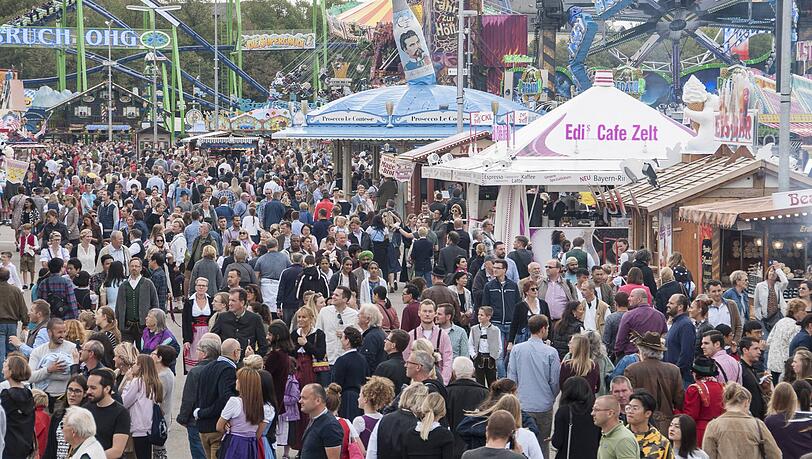 Laut Riccardo Simonetti gl&auml;nzt die Wiesn mit einer queerfreundlichen Atmosph&auml;re.