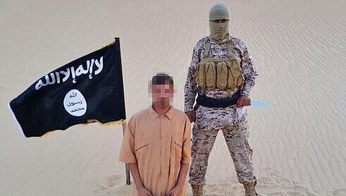 Ein Twitter-Foto, das Salopek als Geisel zeigt. Offenbar wurde er am Mittwoch von Terroristen getötet. Ein Twitter-Foto, das Salopek als Geisel zeigt. Offenbar wurde er am Mittwoch von Terroristen getötet.
