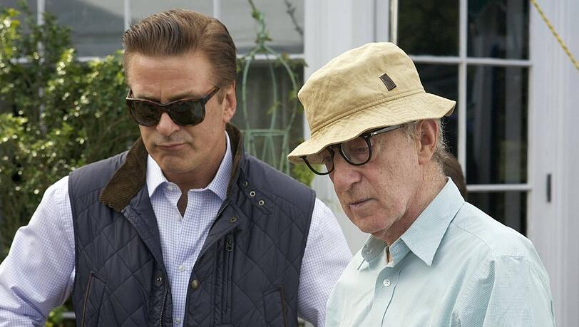 Alec Baldwin (l.) und Woody Allen 2013 am Set von "Blue Jasmine".