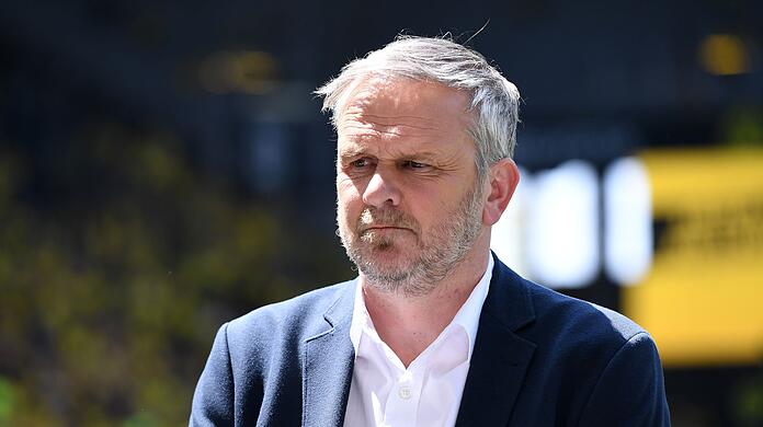 Der ehemalige Fußball-Nationalspieler Dietmar Hamann spricht sich klar für eine Trennung von Bundestrainer Hansi Flick aus.