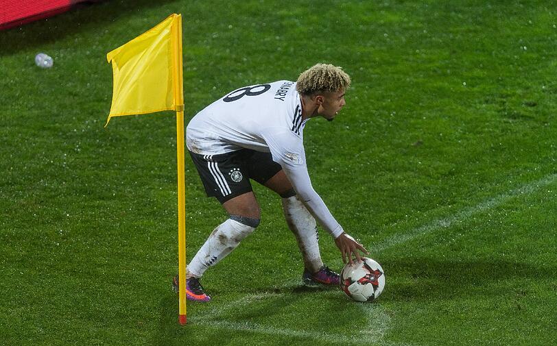 Serge Gnabry - Note 1: Der Neue hatte auch das 1:0 auf dem Fuß, in Minute fünf, traf den Ball aber nicht richtig. Umso besser dann beim 2:0, 4:0 und 5:0. Erstes Länderspiel, drei Treffer. Auffälligster Mann, nicht nur wegen der Frisur.