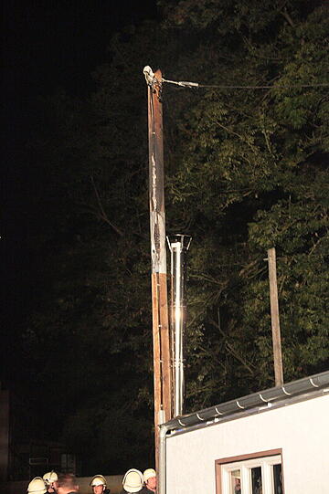 Aschau am Inn/Mühldorf: Mast brennt - Strom fällt aus - Bilder - Abendzeitung München