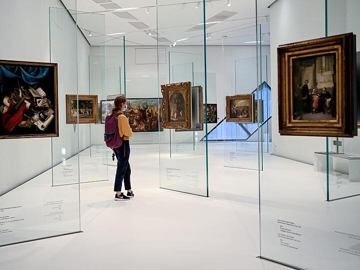 Der Themenraum "Kunst und Künstler" in der neuen Dauerausstellung "Jüdische Geschichte und Gegenwart in Deutschland" im Jüdischen Museum Berlin.