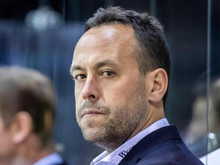 Ex-Bundestrainer Marco Sturm steht nun in der NHL hinter der Bande.