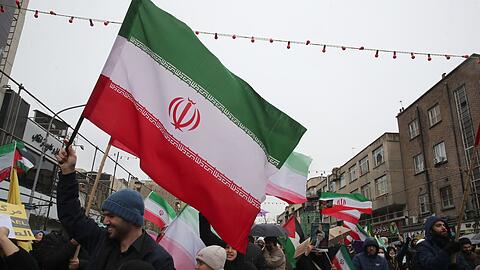 Demonstranten feiern den antiisraelischen Al-Kuds-Tag