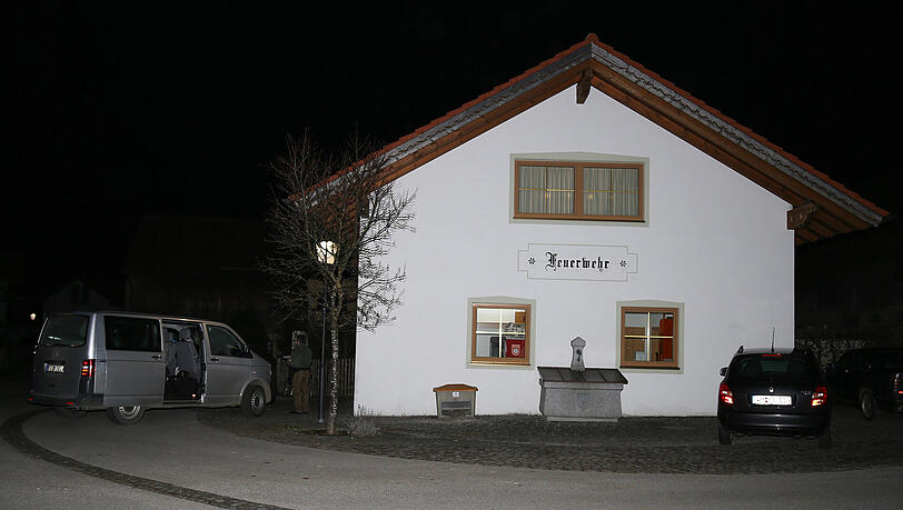 Das Feuerwehrhaus in Untersöchering: Hier starb Sigi Rauch. Das Feuerwehrhaus in Untersöchering: Hier starb Sigi Rauch.