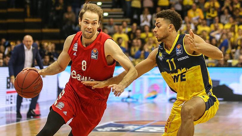 Petteri Koponen (links) wurde gegen Oldenburg zum Matchwinner