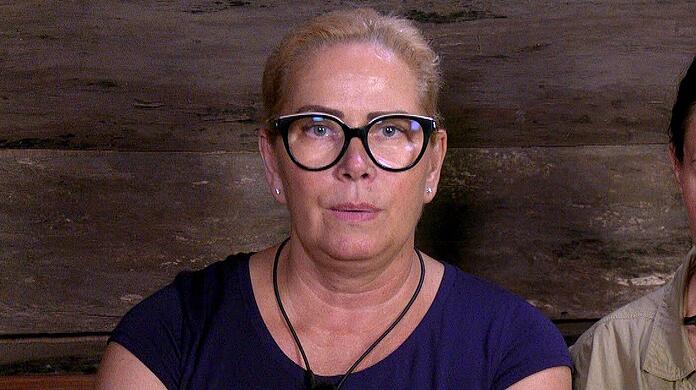 Claudia Effenberg zieht mit einer dreisten Lüge den Unmut der Dschungelcamp-Fans auf sich.