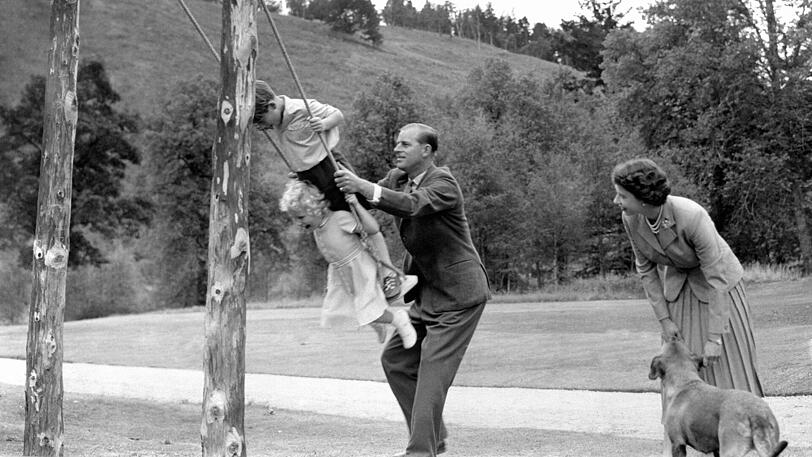 20. April 1968: mit den Kindern Prinzessin Anne und Prinz Charles.