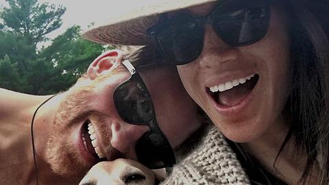 In "Harry & Meghan" geben die Sussexes private Einblicke und erheben schwere Vorwürfe gegen die königliche Familie.