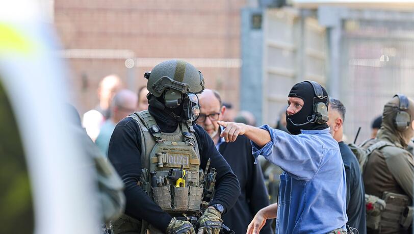 Auch schwer bewaffnete Einheiten der Polizei waren im Einsatz.