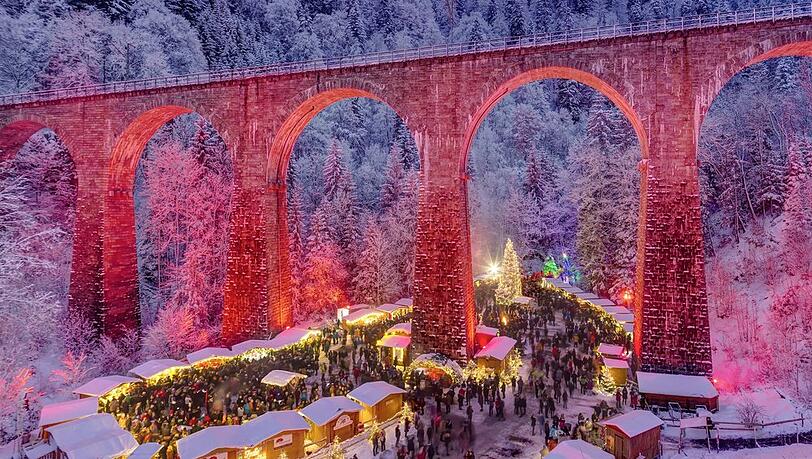 Der Weihnachtsmarkt in der Ravennaschlucht in Breitnau zählt wohl zu den außergewöhnlichsten in Deutschland.