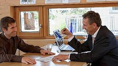 Beratung: Im Musterhaus von ARTECSOLUTIONS geht es am Sonntag um Heizsysteme. Beratung: Im Musterhaus von ARTECSOLUTIONS geht es am Sonntag um Heizsysteme.