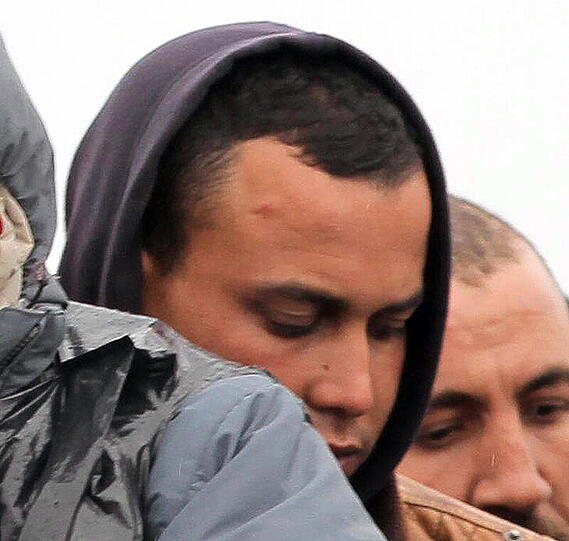 Das Foto zeigt den Marokkaner Abdelmajid Touil bei seiner Ankunft in Porto Empedocle, Sizilien.