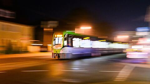Der Preis f&uuml;rs Deutschlandticket steigt. (Archivbild)