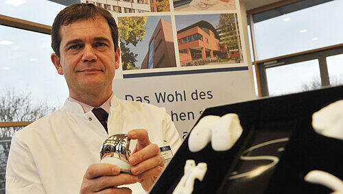 Neuer Chef der Nürnberger Erler-Orthopädie: Dr. Jens Anders, Spezialist für Schulter- und Knie-Erkrankungen. Neuer Chef der Nürnberger Erler-Orthopädie: Dr. Jens Anders, Spezialist für Schulter- und Knie-Erkrankungen.