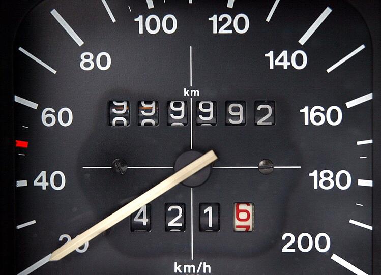 Jeder Dritte wird manipuliert: Der Auto-Tacho.