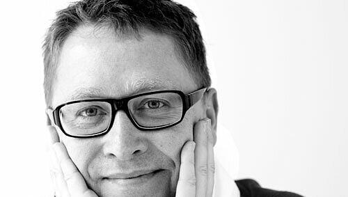 Jan Weiler – so wie der Münchner Fotograf Hans-Günther Kaufmann ihn sieht. Jan Weiler – so wie der Münchner Fotograf Hans-Günther Kaufmann ihn sieht.