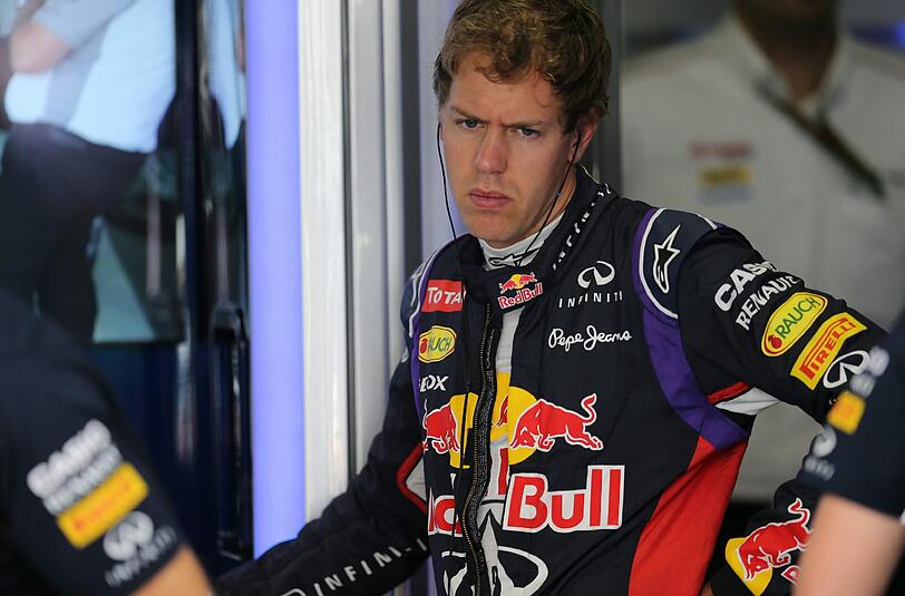 Alle Anzeichen deuten auf einen Wechsel zu Ferrari am Ende der Saison. Doch Sebastian Vettel hält sich weiter bedeckt.
