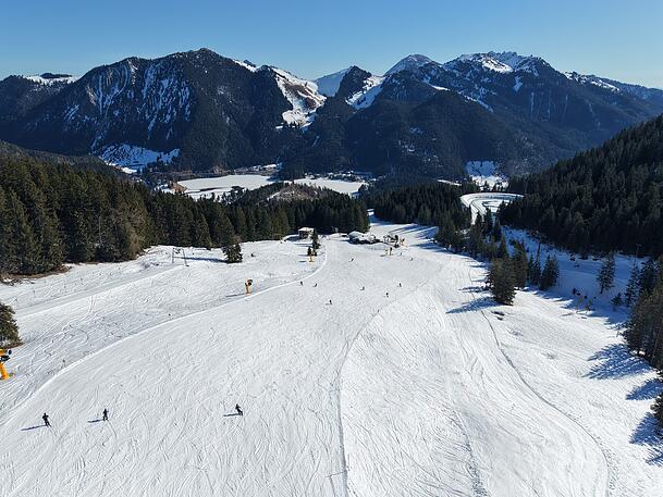 Am Spitzingsee wurde die Skisaison wegen der j&uuml;ngsten Schneef&auml;lle bis zum Karfreitag verl&auml;ngert.