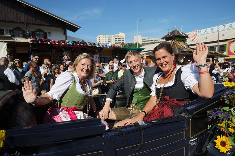 M&uuml;nchens neuer Oberb&uuml;rgermeister Dominik Krause konnte bereits einige Wiesn-Erfahrungen sammeln: Als Zweiter B&uuml;rgermeister nahm der heute 36-j&auml;hrige unter anderem am Oktoberfest 2024 (Bild) teil.