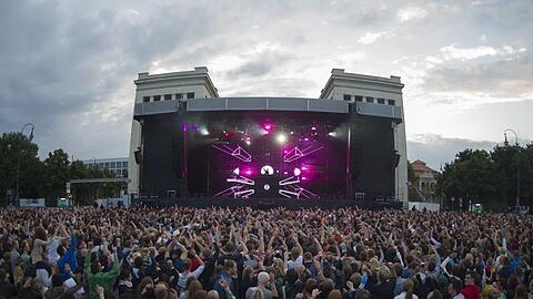 Im Sommer ist der K&ouml;nigsplatz ein beliebter Konzertort.