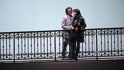 Anna Netrebko und Piotr Beczala in "La Boheme" bei den Salzburger Festspielen.