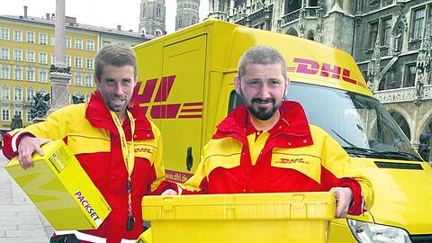 Sechzigs fleißigste Paketboten und die Mission DHL: Stefan Lex (l.) und Sascha Mölders sind nun besonders gefragt.