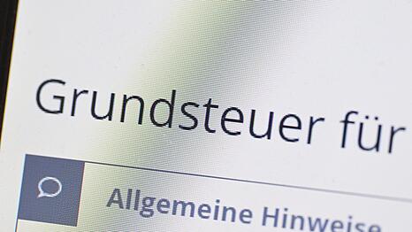 Die alte Grundsteuer-Regelung war wegen veralteter Steuerdaten so realitätsfern, dass das Bundesverfassungsgericht das Gesetz kassierte. Doch Eigentümerverband Haus und Grund und der Steuerzahlerbund halten auch das neue Grundsteuergesetz für verfassungswidrig. (Symbolbild)