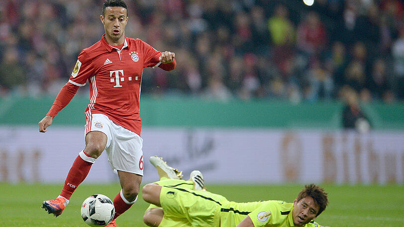 Platz zwei: Auch Bayern-Profi Thiago steht auf dem Treppchen. 50 Dribblings hat der Spanier bei seinen 15 Partien hingelegt. Erfolgsquote: 64 Prozent.