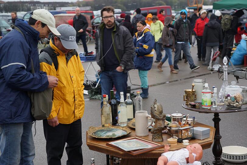 Flohmarkt auf der Theresienwiese: Die Bilder vom Riesenflohmarkt! - Ludwigsvorstadt - Abendzeitung München