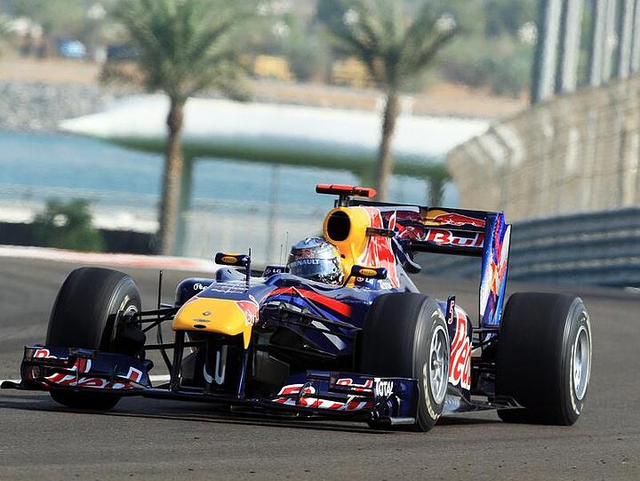 Sebastian Vettel auf Dienstfahrt in Abu Dhabi