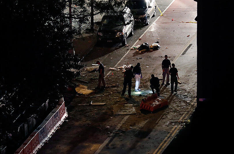 Eine heftige Explosion hat am Samstagabend den New Yorker Stadtteil Manhattan erschüttert. Die Bilder vom Tatort.