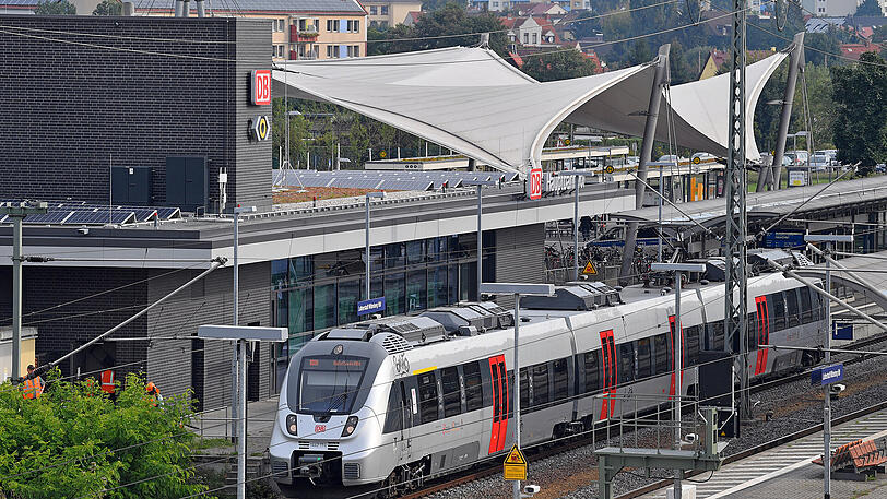Der Hauptbahnhof in der Lutherstadt darf sich gemeinsam mit dem Grenzbahnhof Bayerisch Eisenstein im Bayerischen Wald mit dem Titel "Bahnhof des Jahres 2017" schmücken.