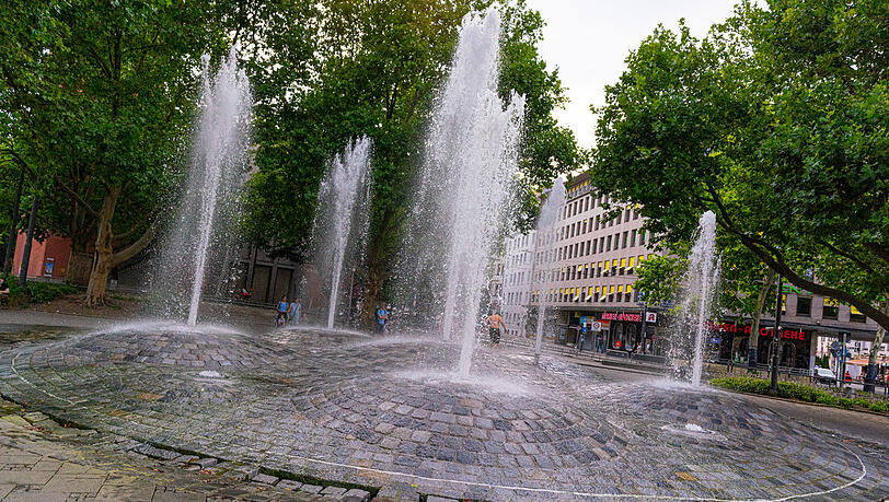 Erfrischung zum Schluss: Der Springbrunnen am Sendlinger Tor. Erfrischung zum Schluss: Der Springbrunnen am Sendlinger Tor.