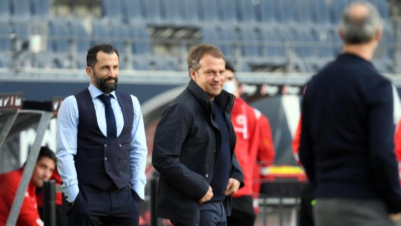 Für das Sportliche beim FC Bayern verantwortlich: Hansi Flick (M) und Hasan Salihamidzic (l).