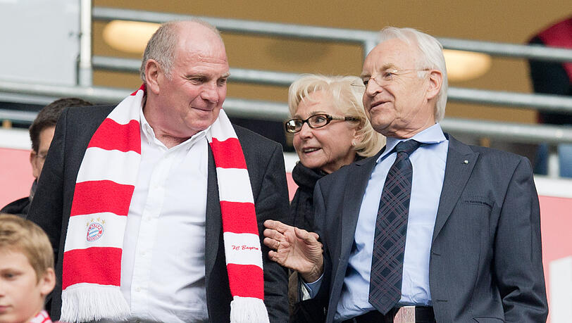 Die beiden Bayern-Aufsichtsräte Uli Hoeneß und Edmund Stoiber halten wenig von den WM-Plänen der Fifa.