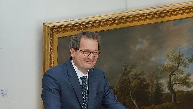 Rupert Keim im Einsatz: Der 50-jährige Jurist aus München hat 2003 die Firma Karl & Faber Kunstauktionen übernommen. Seit 2016 ist er Präsident des Bundesverbands Deutscher Kunstversteigerer, seit 2017 Mitglied im Sachverständigenausschuss für Kultur- und Archivgut des Freistaats Bayern. Rupert Keim im Einsatz: Der 50-jährige Jurist aus München hat 2003 die Firma Karl & Faber Kunstauktionen übernommen. Seit 2016 ist er Präsident des Bundesverbands Deutscher Kunstversteigerer, seit 2017 Mitglied im Sachverständigenausschuss für Kultur- und Archivgut des Freistaats Bayern.