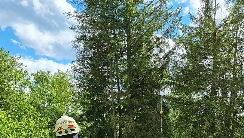 Die Einsatzkräfte in Eppenstein beim Bergungseinsatz. Foto: Freiwillige Feuerwehr Weißkirchen