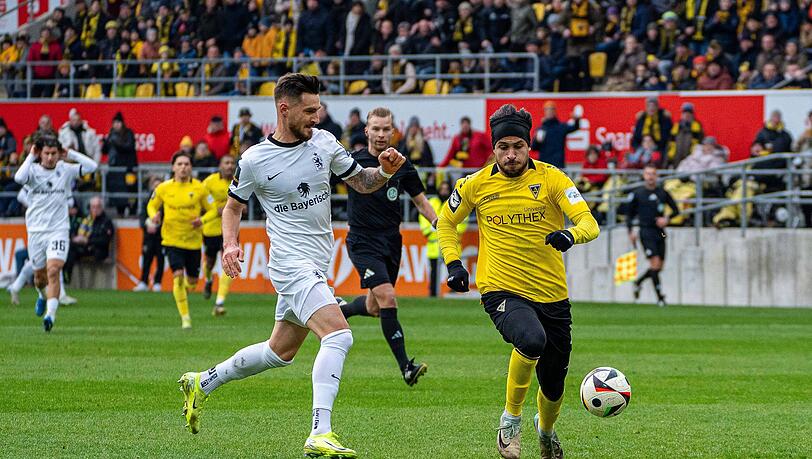 Maximilian Wolfram und der TSV 1860 taten sich schwer bei Alemannia Aachen.