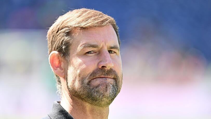 Thomas Kleine darf als Trainer in Fürth bleiben.