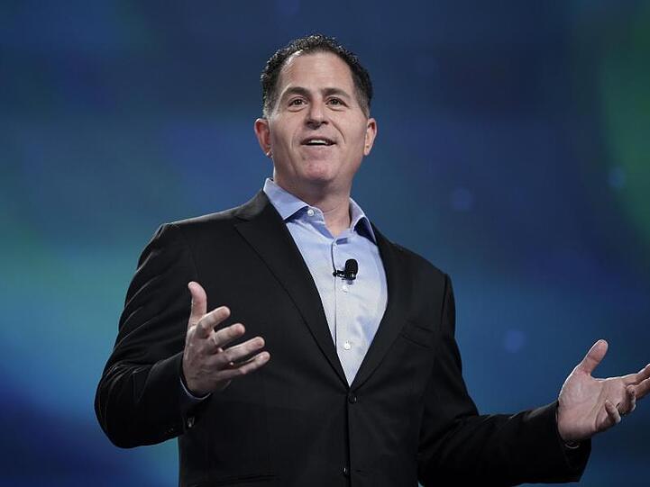 Der 53-jährige Michael Dell hatte den einst weltgrößten PC-Hersteller 2013 zusammen mit Finanzinvestoren für rund 25 Milliarden Dollar gekauft und von der Börse genommen.