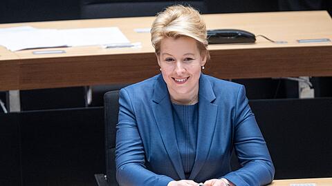 Franziska Giffey am ersten Tag ihrer Amtszeit als Regierende Bürgermeisterin im Berliner Abgeordnetenhaus.