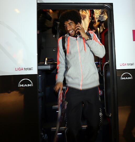 Die Stars sind wieder daheim: Der FC Bayern kommt als frisch gebackener deutscher Meister zurück an die Säbener Straße. Die Bilder