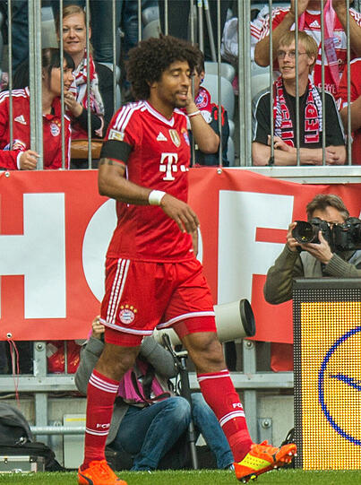 DANTE NOTE 4
Wirkte etwas verunsichert, fahrige Pässe. Unterschätzte in der Entstehung vor dem 1:2 einen Ball. Steigerte sich aber. Bei Bayerns Sturmlauf in Halbzeit zwei nicht mehr gefordert. Ausgewechselt (73.).
