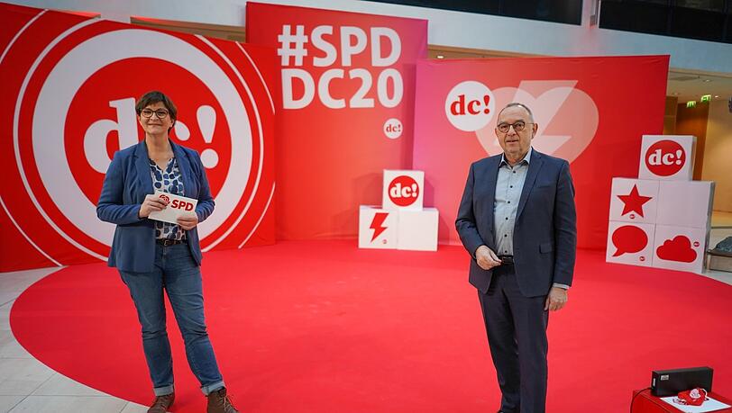 Saskia Esken und Norbert Walter-Borjans (beide SPD) beim digitalen Debattencamp der SPD im vergangenen Dezember in Berlin. Saskia Esken und Norbert Walter-Borjans (beide SPD) beim digitalen Debattencamp der SPD im vergangenen Dezember in Berlin.