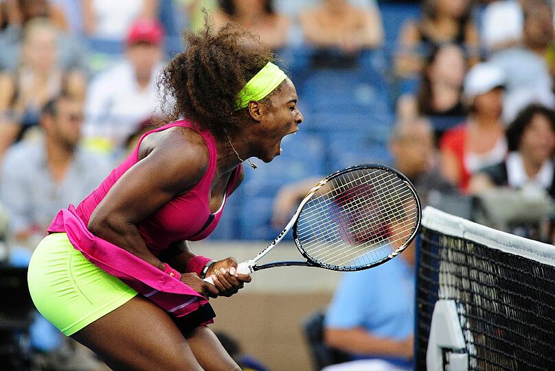 Serena Williams gewinnt gegen die Italienerin Sara Errani mit 6:1, 6:2 und zieht ins Finale der US Open in New York ein. Dort trifft sie auf Wiktoria Asarenka