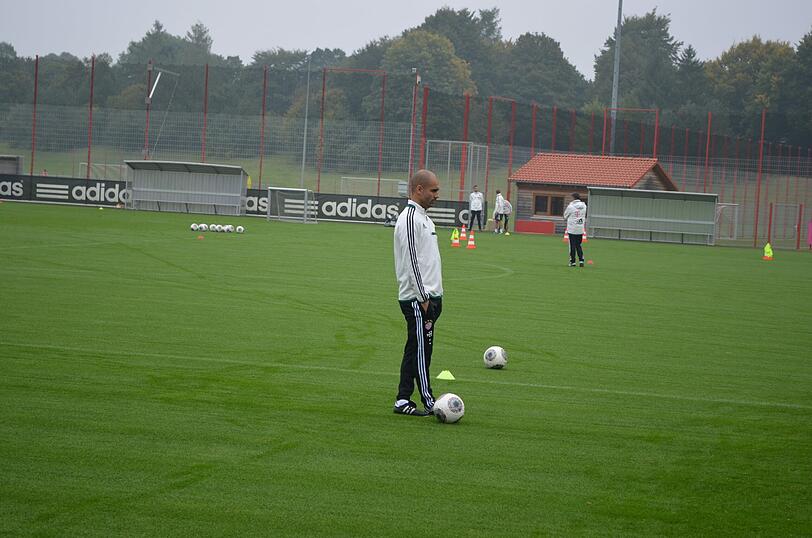 In der Beobachter-Rolle: Pep Guardiola schaute seinen Nicht-Nationalspielern und der U23 zu.